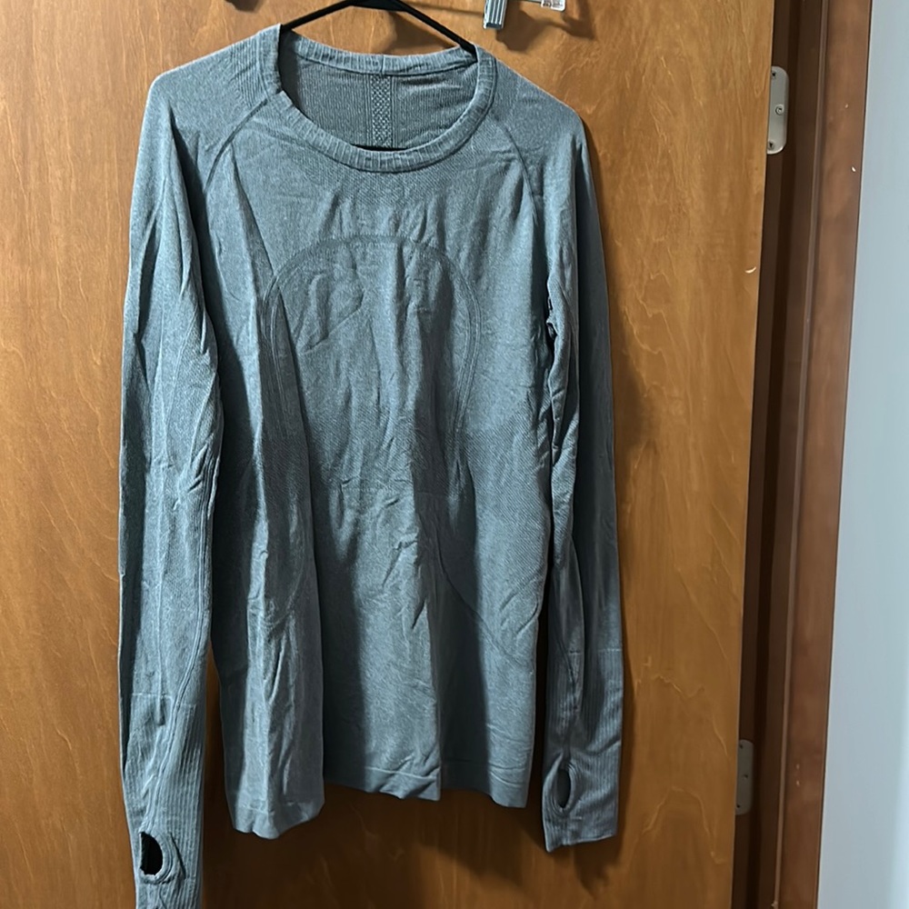 Lululemon Swiftly Long Sleeve - Gray. Size 10.